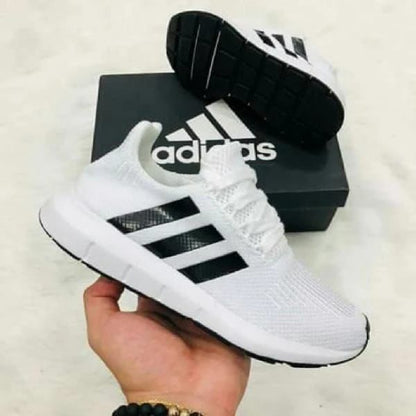 ADIDAS SWIFT RUNNING