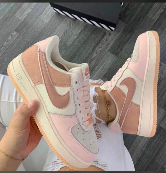 NIKE AIR FORCE ONE PINK