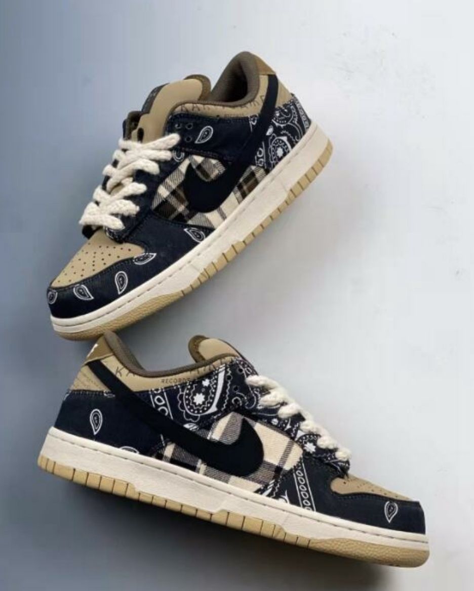 TRAVIS SCOTT NIKE SB X DUNK LOW “CACTUS JACK”